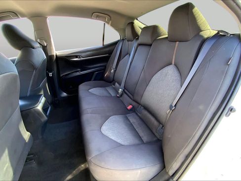 Used 2020 Toyota Camry LE FWD image 20