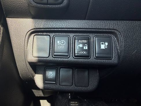 Used 2017 Nissan Leaf S w/ Charge Package FWD image 12