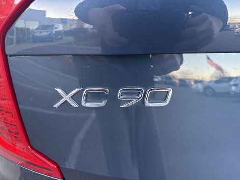 Used 2023 Volvo XC90 B6 Plus image 32