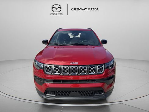 Used 2025 Jeep Compass Latitude w/ Sun & Sound Group AWD/4WD image 2