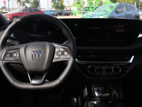 Used 2024 Buick Envista Preferred w/ Convenience II Package FWD image 13