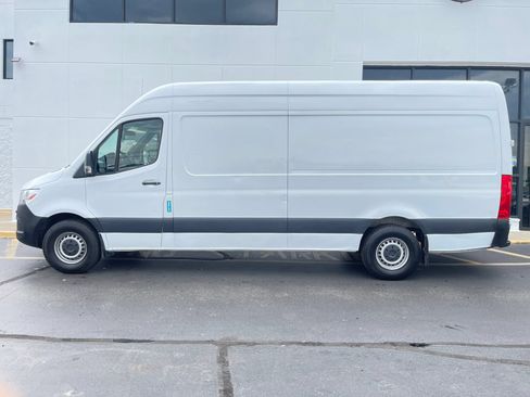 Used 2019 Mercedes-Benz Sprinter 170 Cargo image 6