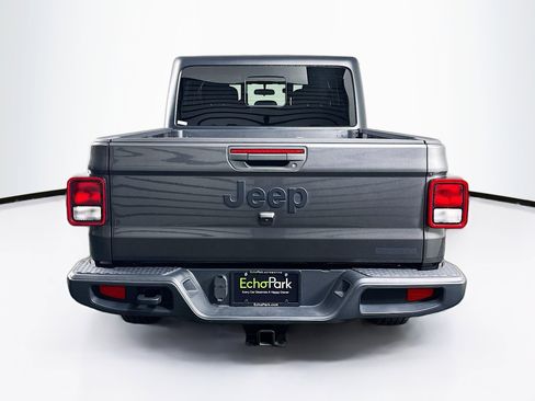 Used 2021 Jeep Gladiator Sport image 7