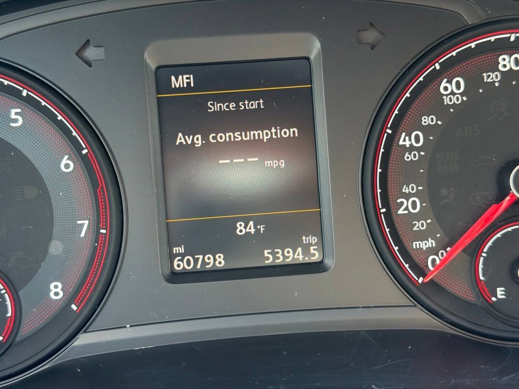 Used 2022 Volkswagen Passat 2.0T SE FWD image 17