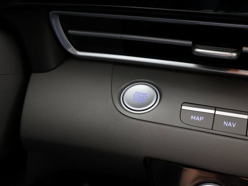 Used 2023 Hyundai Elantra SEL w/ Convenience Package image 17