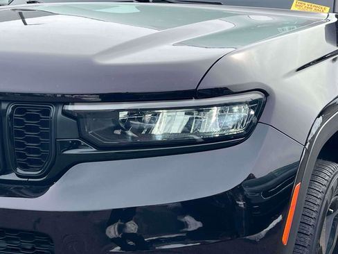 Used 2023 Jeep Grand Cherokee L Limited w/ Black Appearance Package image 7