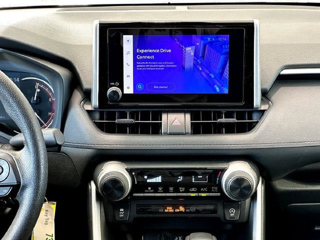 Certified 2025 Toyota RAV4 LE FWD image 28