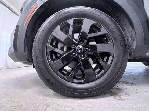 Used 2021 Kia Sorento S w/ Panoramic Sunroof Package image 14