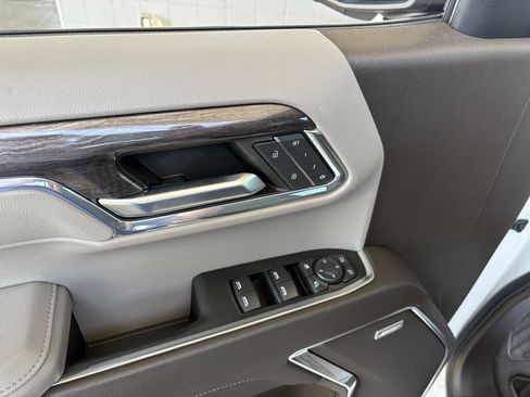 Used 2023 Chevrolet Silverado 1500 LTZ AWD/4WD image 17