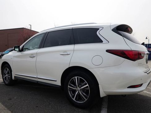 Used 2019 INFINITI QX60 Luxe w/ Essential Package image 7