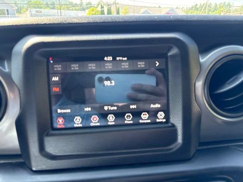 Used 2023 Jeep Wrangler Unlimited Sport AWD/4WD image 21