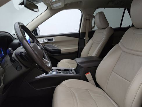 Used 2020 Ford Explorer Platinum w/ Premium Technology Package image 17