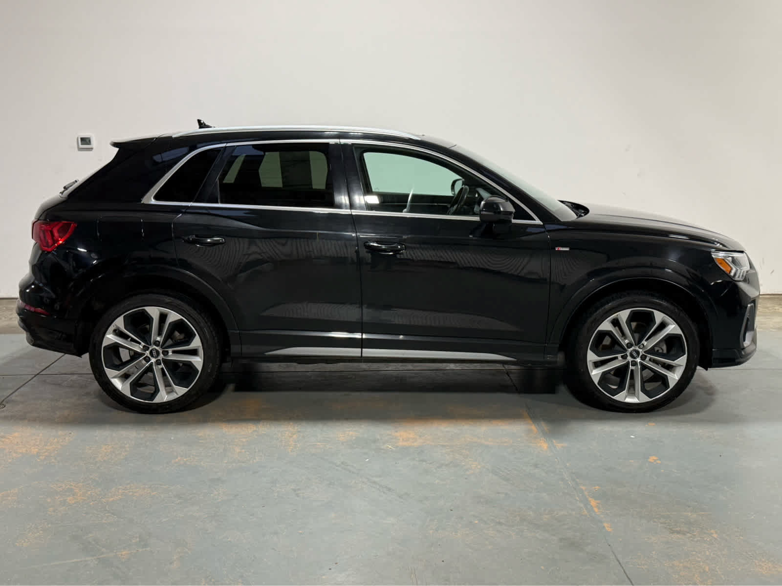 Used 2020 Audi Q3 2.0T Premium Plus w/ Premium Plus Package AWD/4WD image 6
