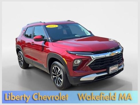 Used 2025 Chevrolet TrailBlazer LT w/ Convenience Package AWD/4WD image 1