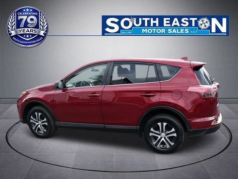 Used 2018 Toyota RAV4 LE w/ All Weather Liner Package AWD/4WD image 8