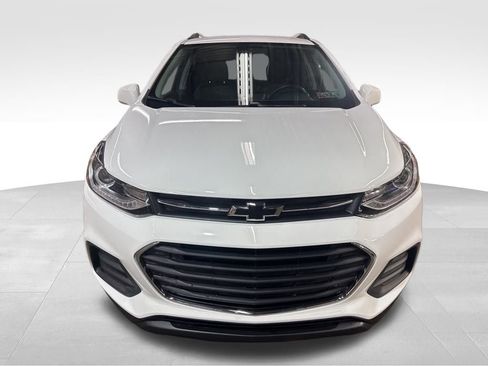 Used 2022 Chevrolet Trax LT w/ Premium Seat Package image 9