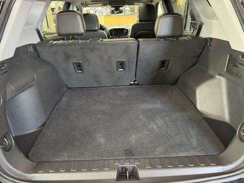 Used 2024 GMC Terrain AT4 w/ Infotainment Package II image 9