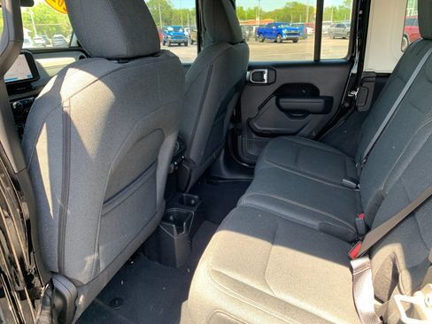 Used 2024 Jeep Wrangler Unlimited Sport AWD/4WD image 14