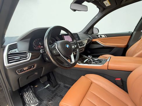 Used 2019 BMW X5 xDrive50i w/ Parking Assistance Package AWD/4WD image 24