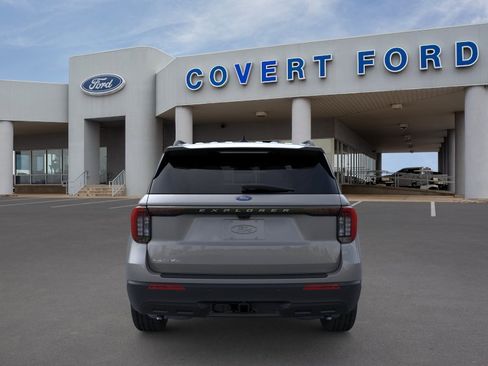 New 2026 Ford Explorer Active RWD image 5