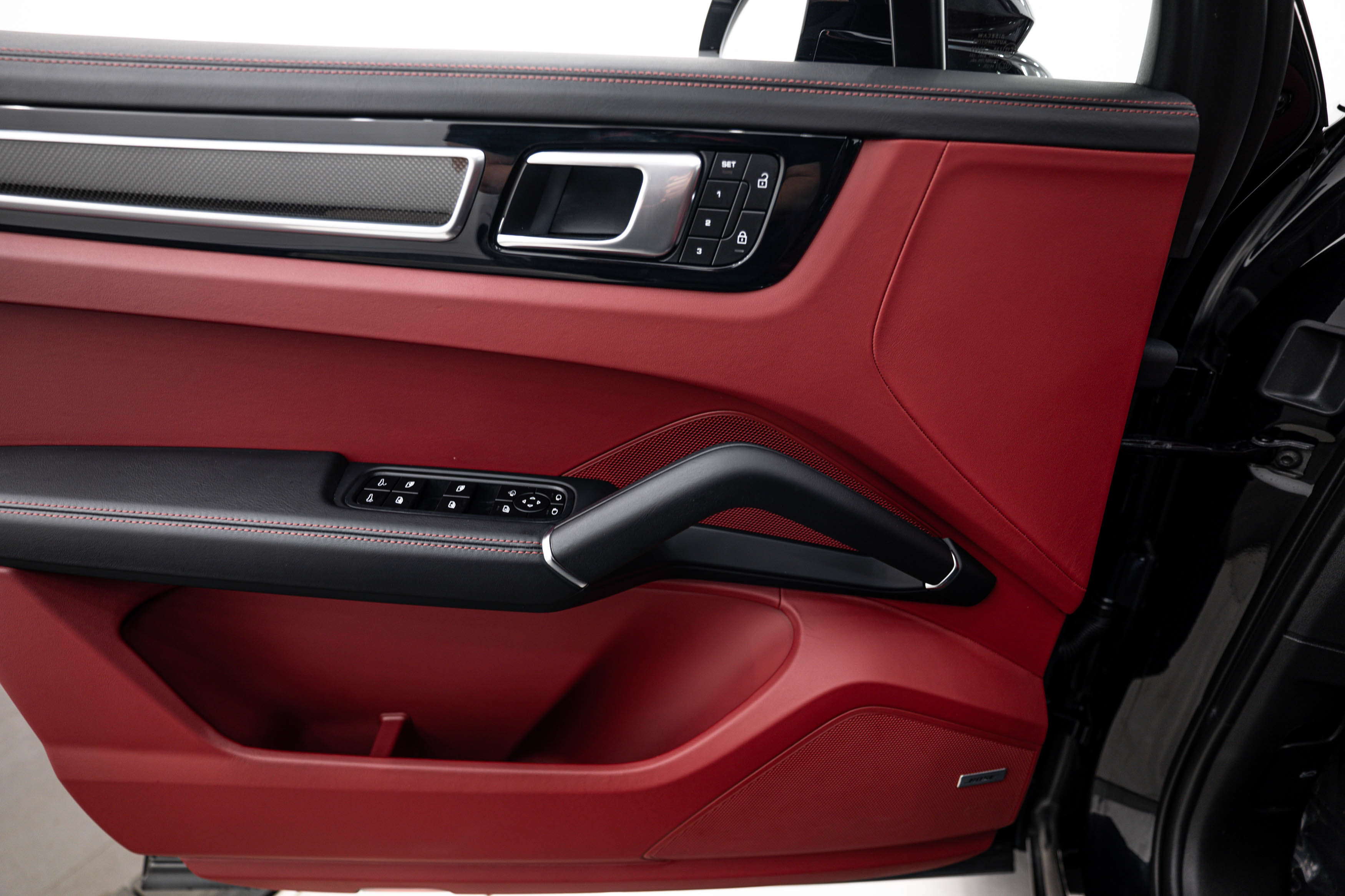 Certified 2022 Porsche Cayenne GTS AWD/4WD image 19