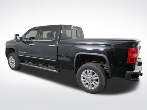 Used 2019 GMC Sierra 3500 Denali w/ Duramax Plus Package AWD/4WD image 7