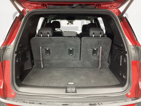 Used 2025 Chevrolet Traverse LT w/ Enhanced Driving Package FWD image 16