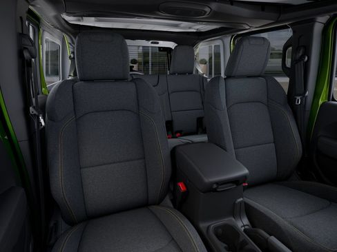 Used 2025 Jeep Wrangler Unlimited Sport AWD/4WD image 16