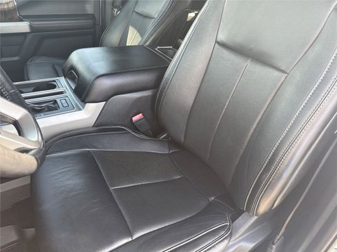 Used 2019 Ford F150 Lariat w/ Equipment Group 502A Luxury AWD/4WD image 11