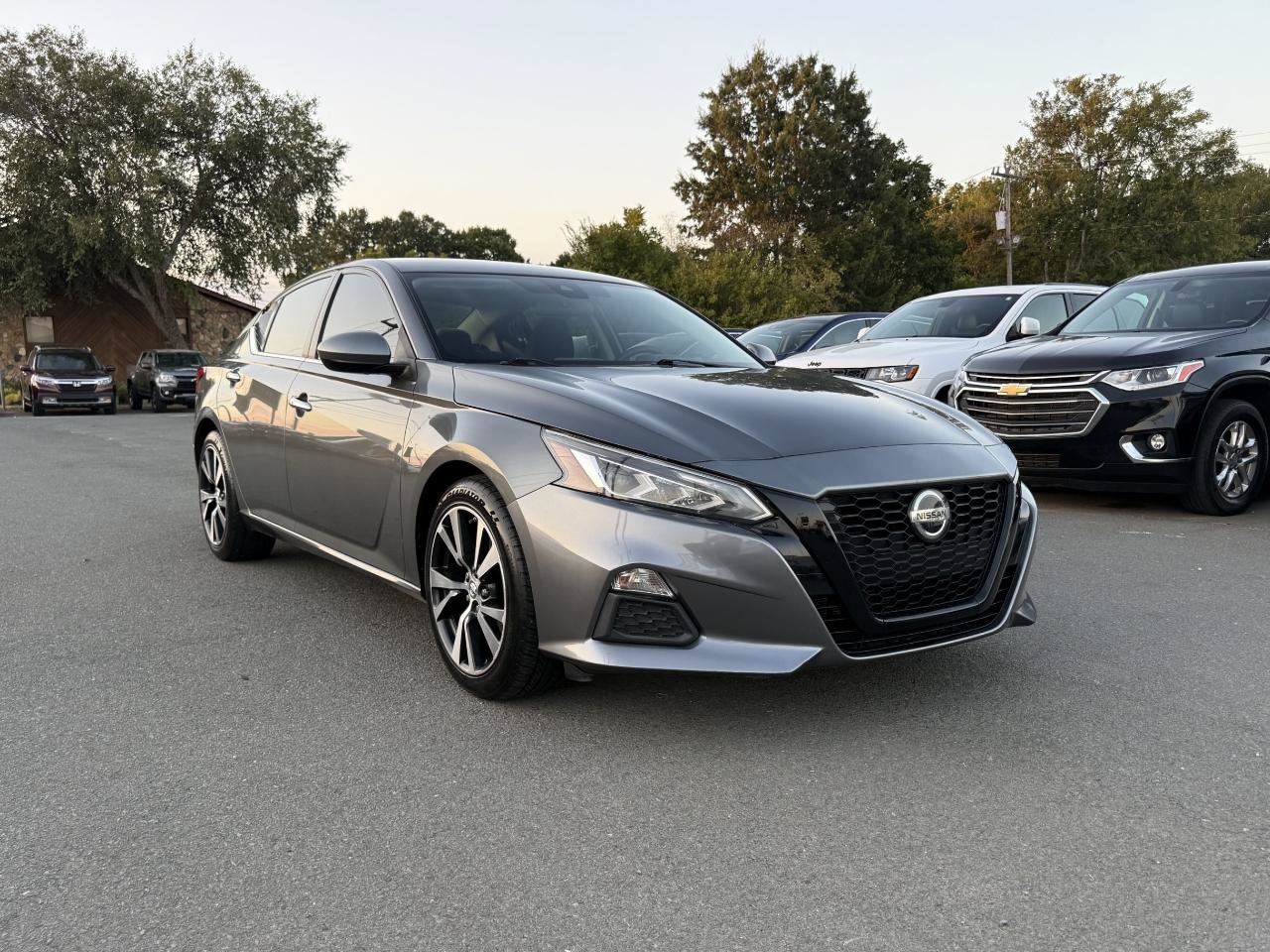 Used 2021 Nissan Altima 2.5 SV FWD image 1