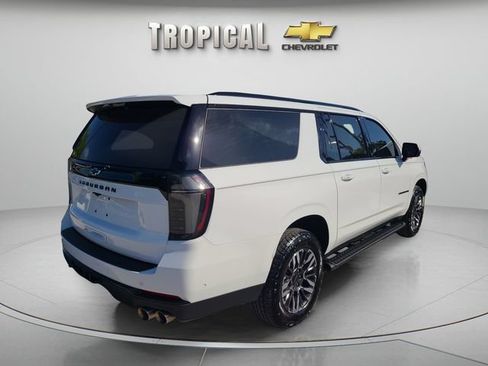 Used 2026 Chevrolet Suburban Z71 w/ Comfort Package AWD/4WD image 5