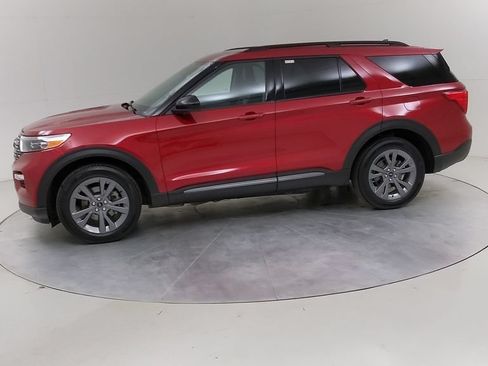 Certified 2023 Ford Explorer XLT w/ Equipment Group 202A AWD/4WD image 19