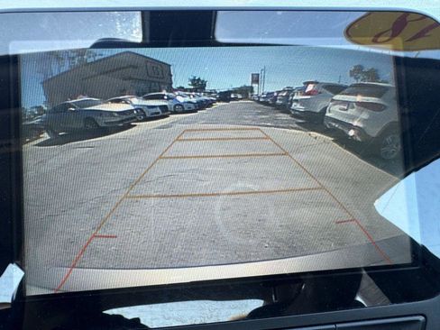 Used 2018 Chevrolet Malibu LT FWD image 17