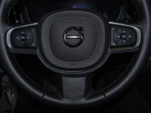 Used 2024 Volvo XC60 B5 Core image 12