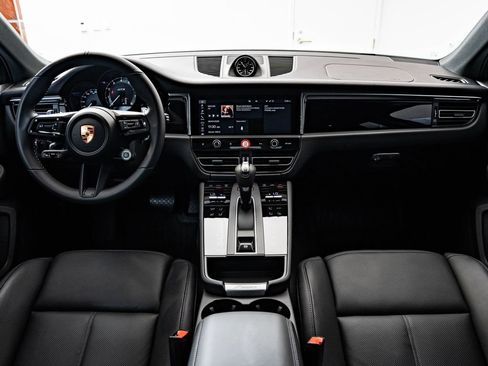 Certified 2026 Porsche Macan GTS AWD/4WD image 6