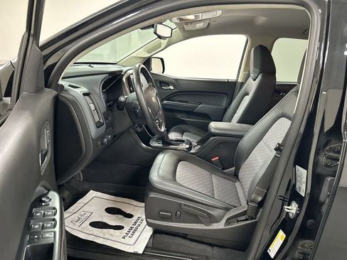 Used 2022 Chevrolet Colorado Z71 w/ Trail Boss Package AWD/4WD image 9