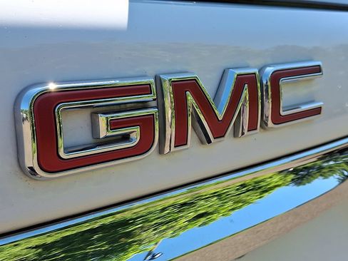 Certified 2023 GMC Terrain SLE w/ Driver Convenience Package FWD image 30
