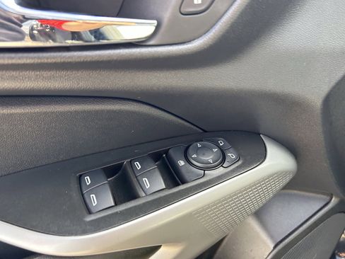 Used 2024 Chevrolet Trax LS w/ LS Convenience Package FWD image 12