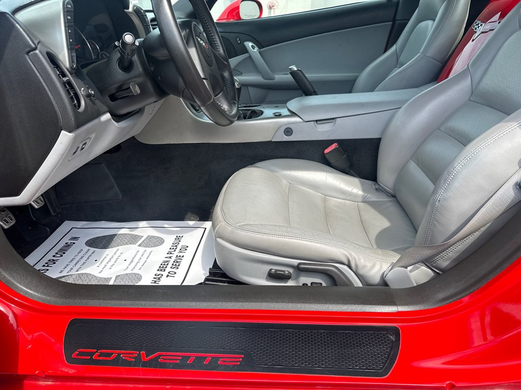 Used 2005 Chevrolet Corvette Convertible w/ Preferred Equipment Group RWD image 19