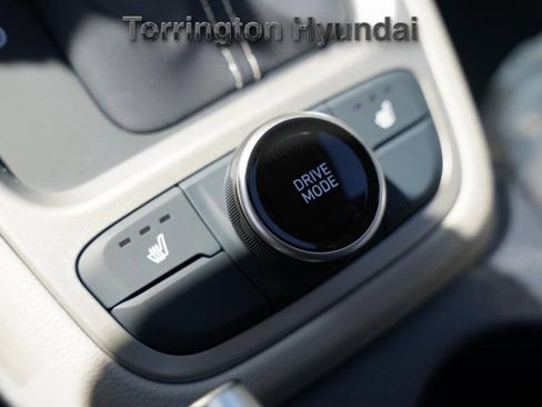 New 2025 Hyundai Venue Limited image 28