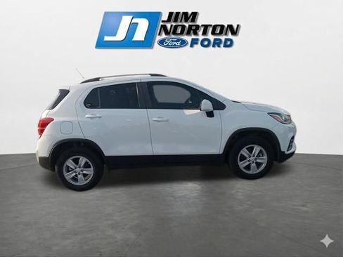 Used 2021 Chevrolet Trax LT AWD/4WD image 12