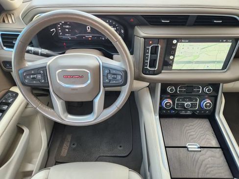 Used 2022 GMC Yukon XL Denali AWD/4WD image 30