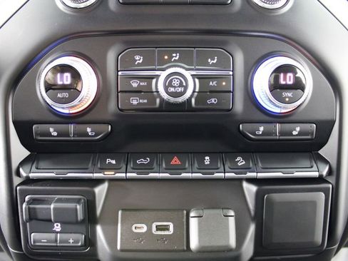 Used 2023 GMC Sierra 3500 SLE w/ SLE Convenience Package AWD/4WD image 23