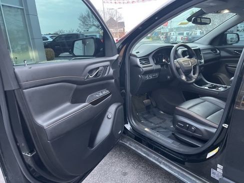 Used 2023 GMC Acadia AT4 w/ Technology Package image 4