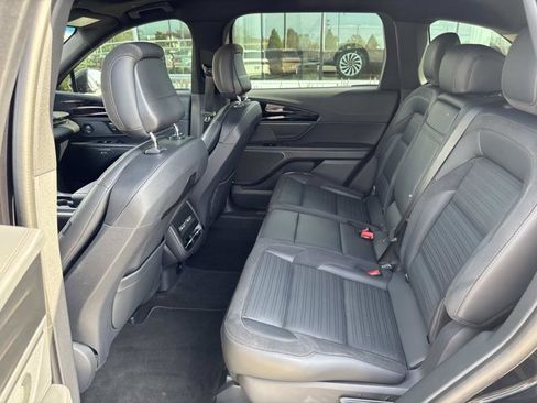 Certified 2024 Lincoln Nautilus Reserve w/ Equipment Group 202A image 19