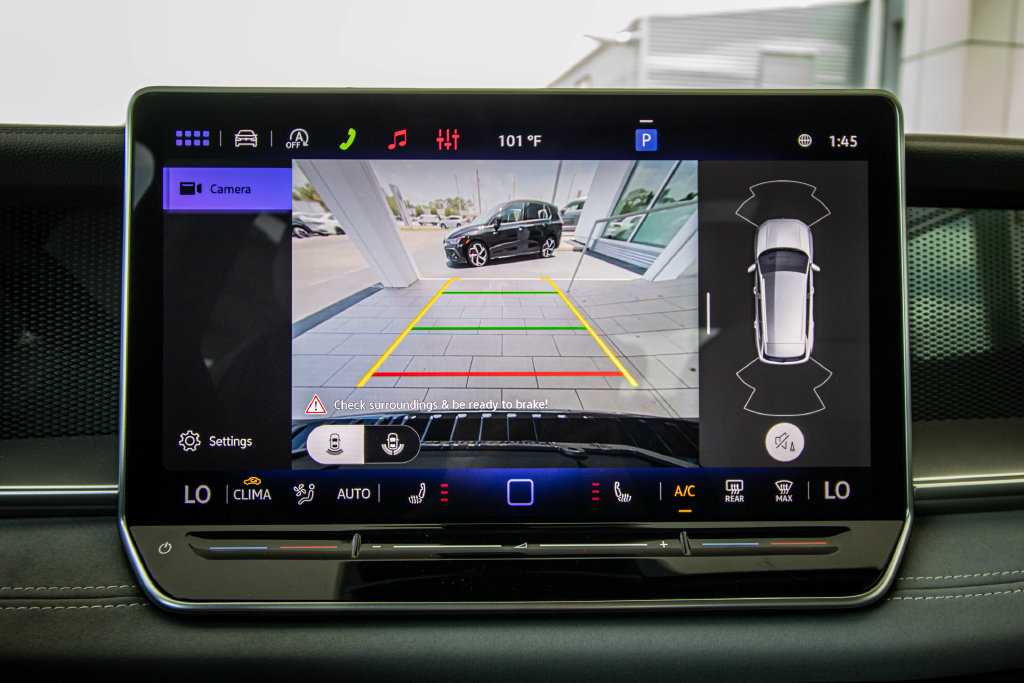 New 2026 Volkswagen Tiguan SE R-Line FWD image 42