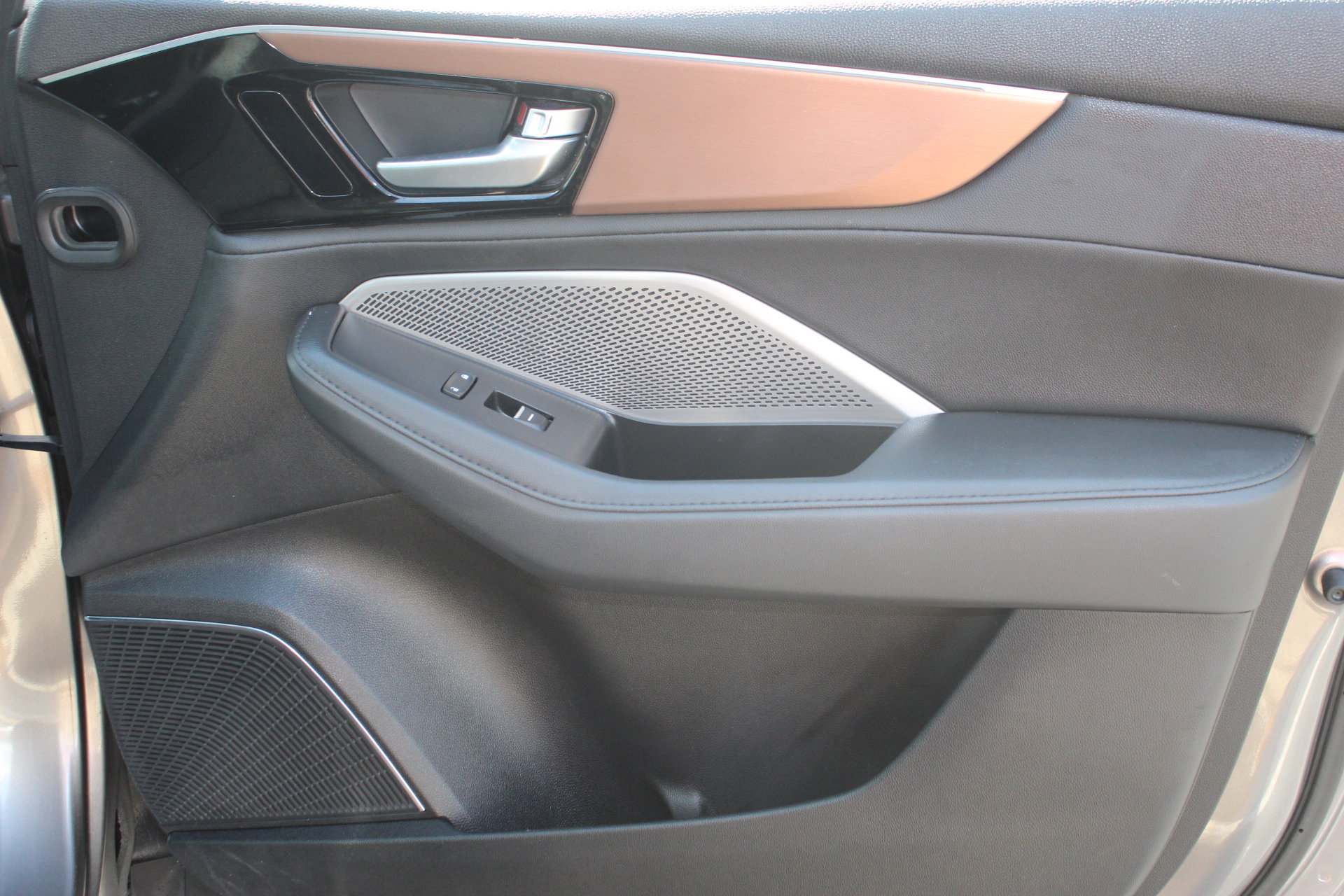 Used 2022 Acura MDX FWD image 36