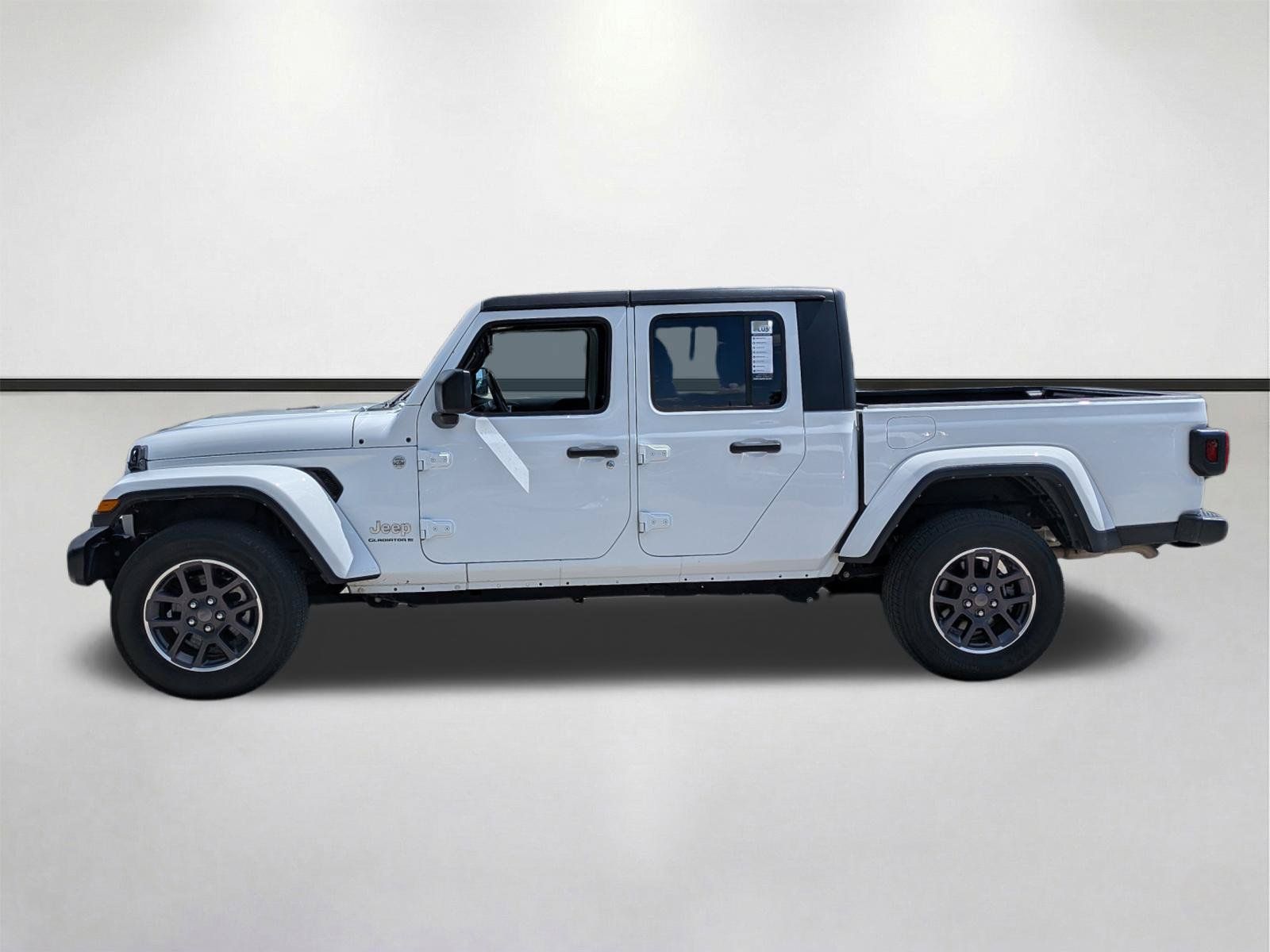 Used 2023 Jeep Gladiator Overland AWD/4WD image 7