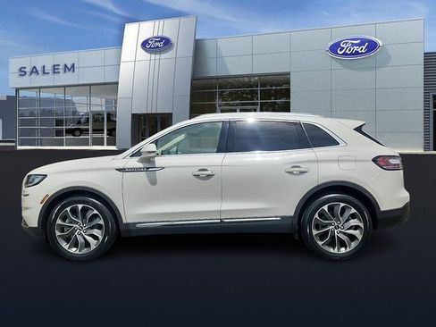 Used 2022 Lincoln Nautilus Reserve AWD/4WD image 5