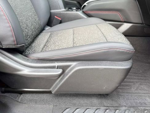 Used 2024 Chevrolet Colorado Z71 w/ Z71 Convenience Package 2 image 11